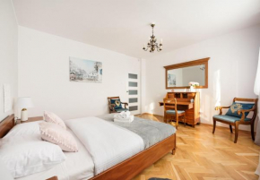 Metro Zacisze Fausta House with Garden
